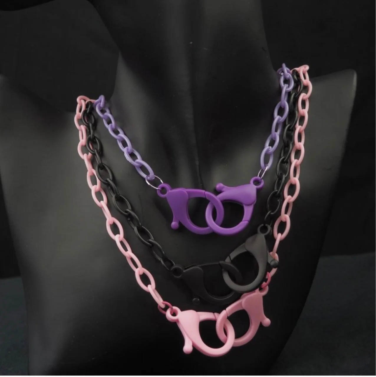 

Женское акриловое ожерелье в стиле унисекс, модное минималистичное цветное колье-чокер на пуговицах, украшение для вечевечерние НКИ, ночно...