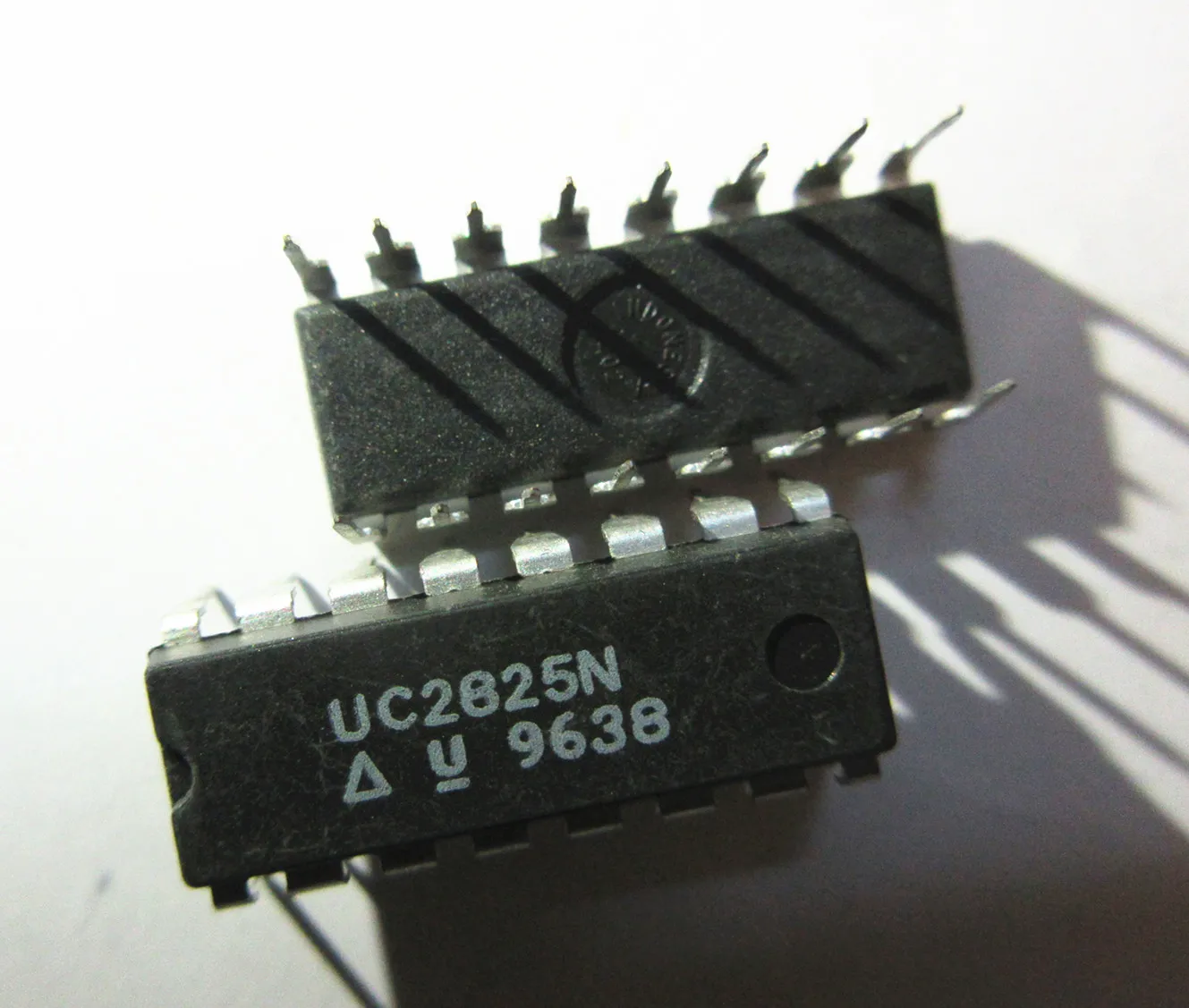 10 шт в упаковке новая UC2825N UC2825BN DIP16|Компоненты предохранителей| |