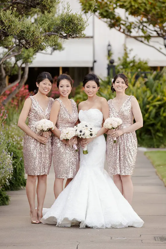 

New Style V Neck Lace Sequins Bridesmaid Dresses Sleeveless Knee Length Maid Of Honor Dress Long Prom Gown for Wedding Party