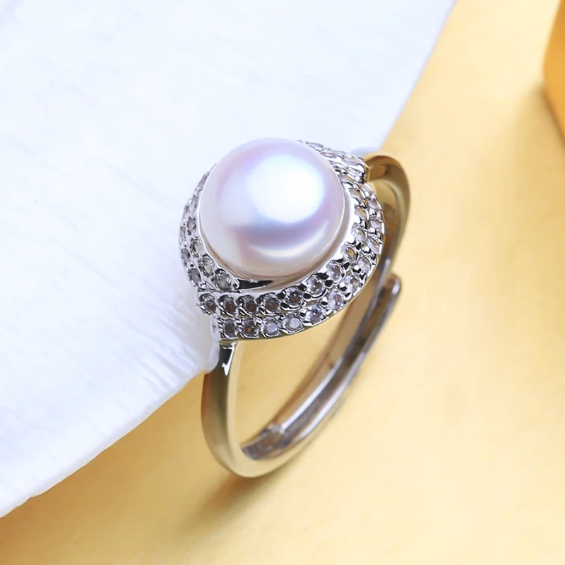 Женское кольцо с натуральным пресноводным жемчугом серебристого цвета |