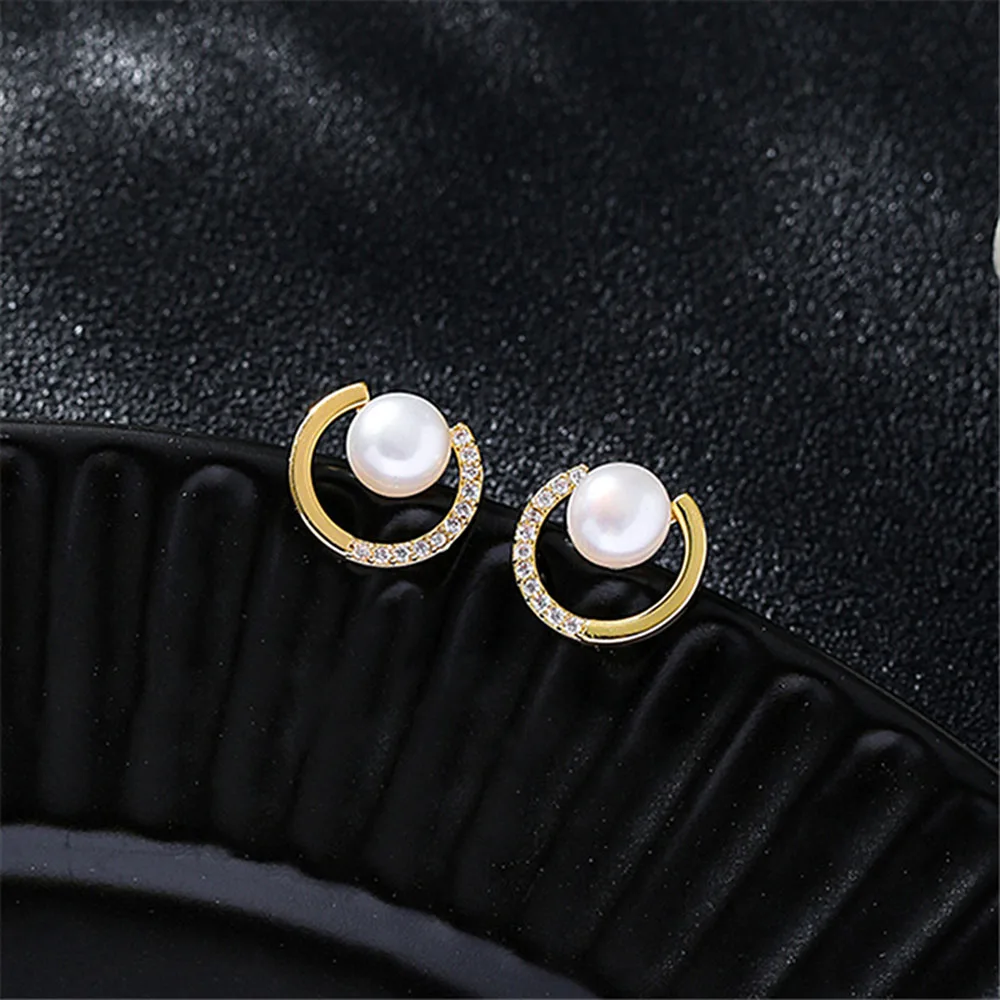 

2021 New Arrival Trendy Round Exquisite Pearl Round C-shaped Simple Stud Earrings For Women Fashion Crystal Jewelry