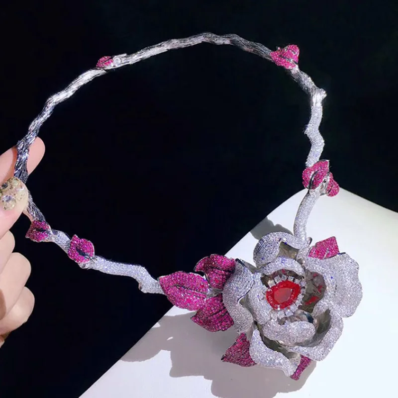 

Женское ожерелье с подвеской в виде цветка из циркония