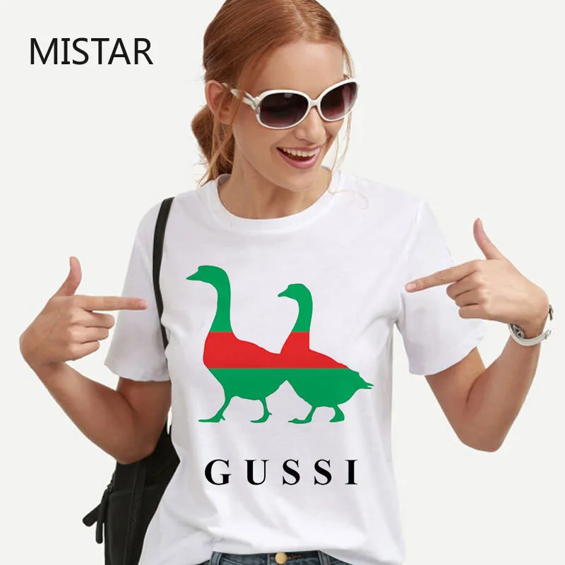 Женская футболка с принтом двух костей белая Повседневная в готическом стиле