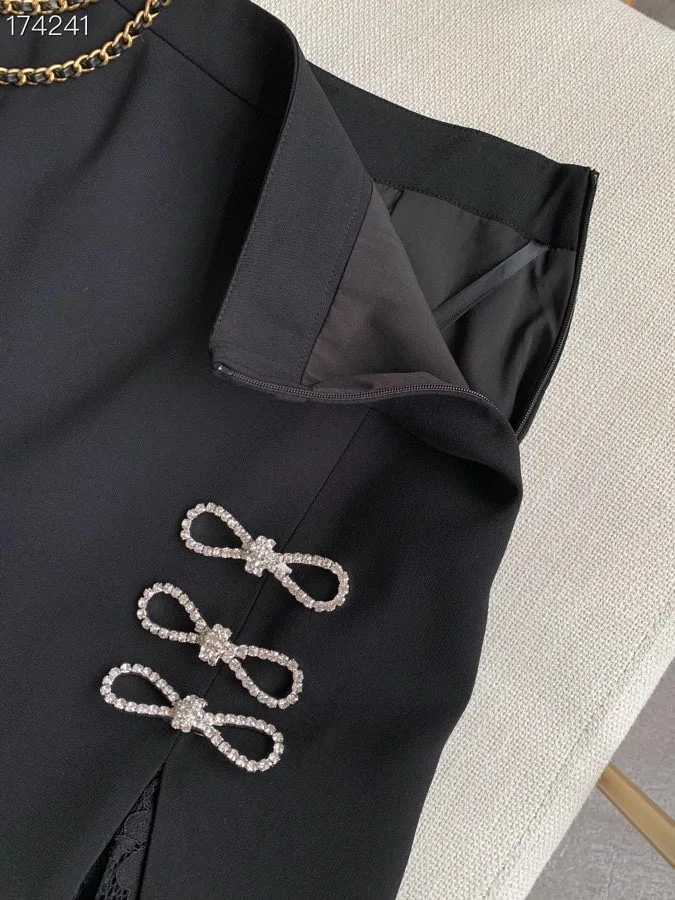 

Spring and summer 2021 sweet aging high waist heavy industry crystal bow decorative lace skirt A skirt