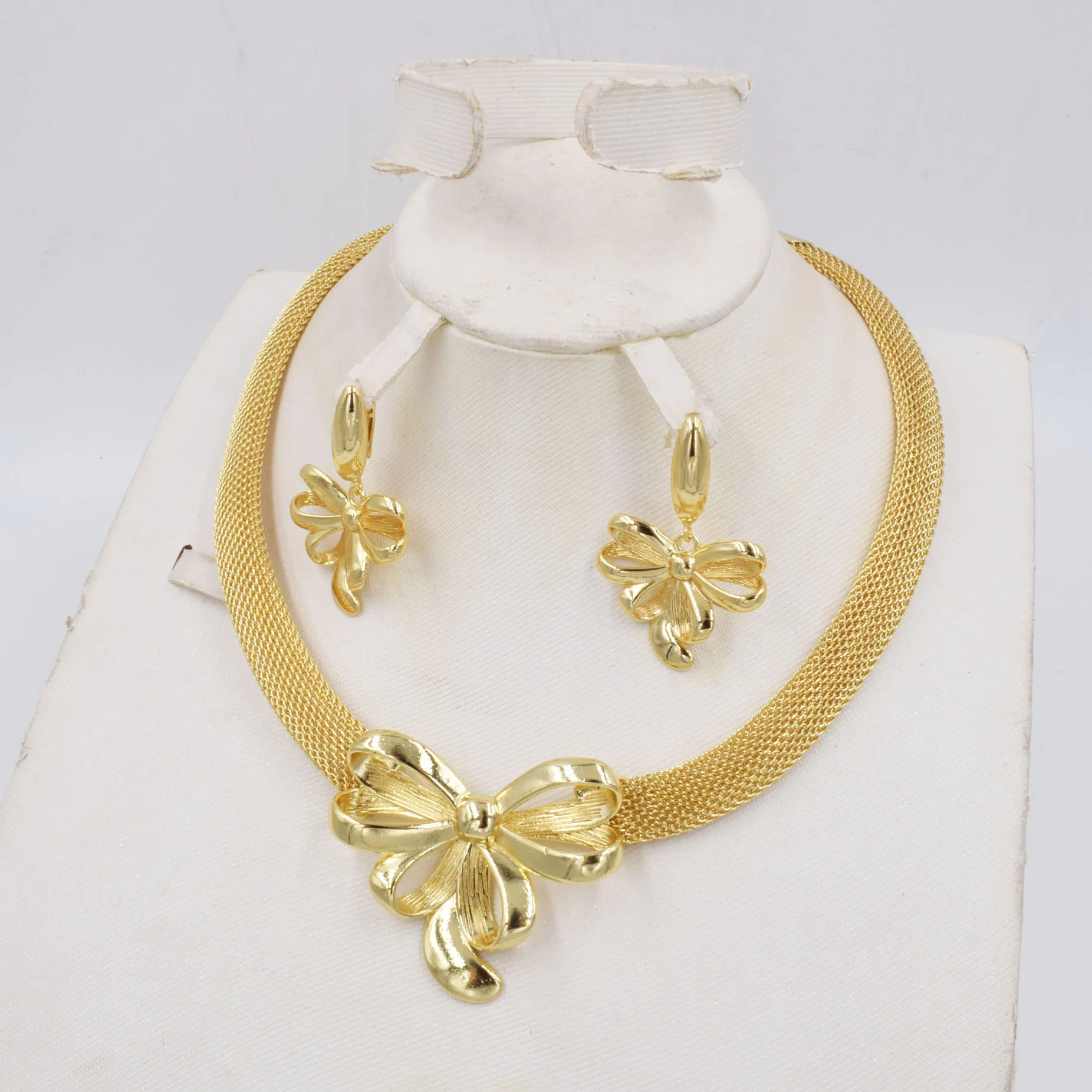 Комплект из колье серёг браслета и кольца|Ювелирные наборы| |