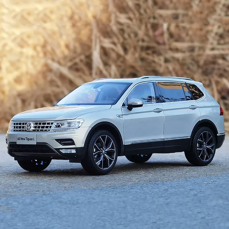 Модель автомобиля Tiguan L 1:18 оригинал Volkswagen модель TIGUANL2017 имитация | Игрушки и хобби