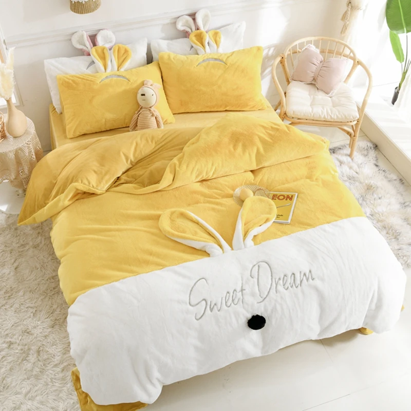 Новое зимнее теплое мягкое утепленное плюшевое постельное белье со стразами