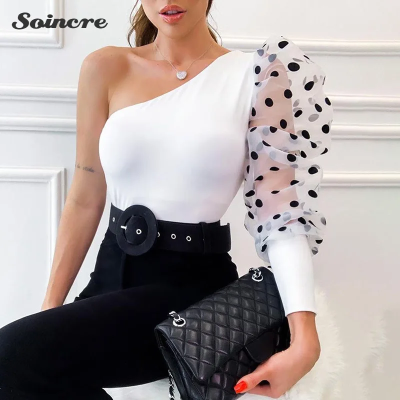 

Crop Top Women 2021 Fashion Oblique Collar Polka Dot Puff Sleeve T-shirt Female Summer New Slim One-shoulder Chiffon Top Casual