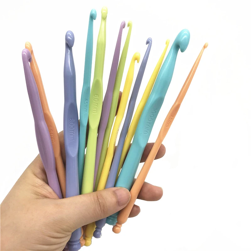 

Dailylike 12 PCS/set Multicolor Plastic Handle Crochet Hooks Knitting Needles Knit Craft Crochet Hooks Knitting Needles 2-10mm