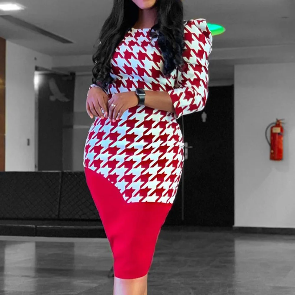 Женское облегающее платье в ретро-стиле офисное средней длины с коротким рукавом