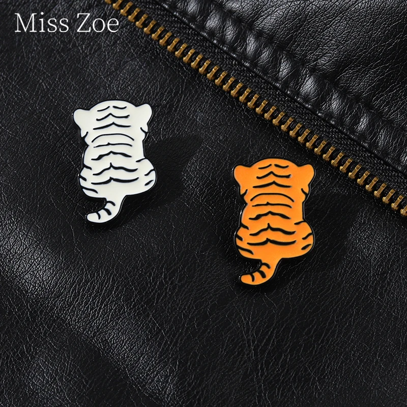 

Custom Zebra Stripes Tiger Enamel Pins Lovely Chibi White Tiger Brooches Lapel Pin Shirt Bag Badge Cartoon Jewelry Gift For Kids
