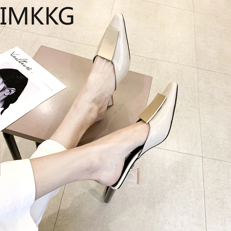 Женские шлепанцы с острым носком роскошные брендовые пляжные на низком каблуке