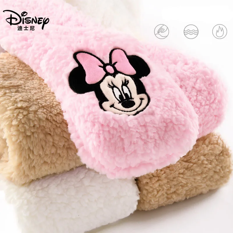 Шапка и перчатки из мультфильма Микки Маус |