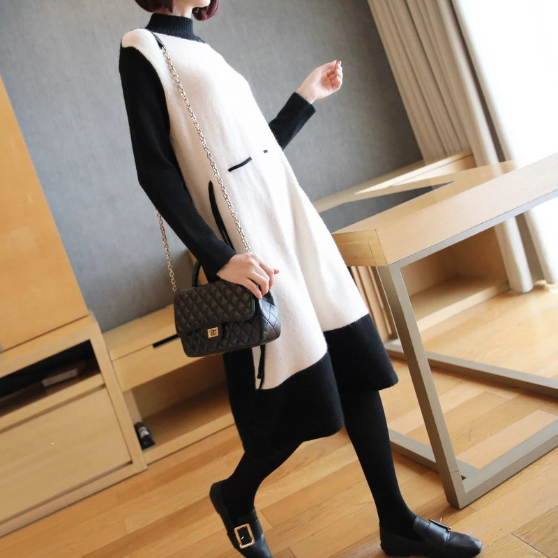 Мягкое короткое трикотажное зимнее платье женское контрастное черное с длинным