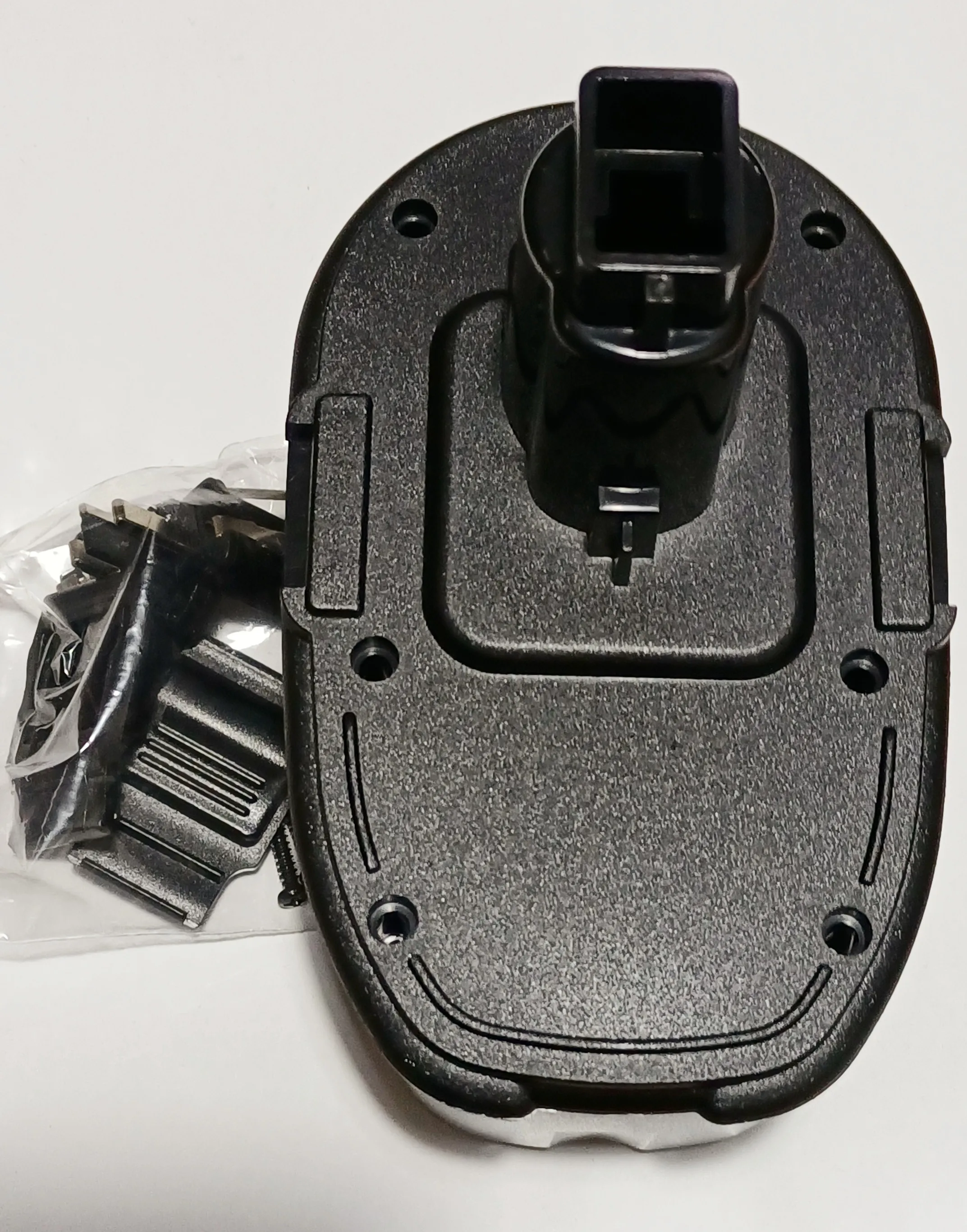 Пластиковый чехол с аккумулятором для электродрели сменные элементы без