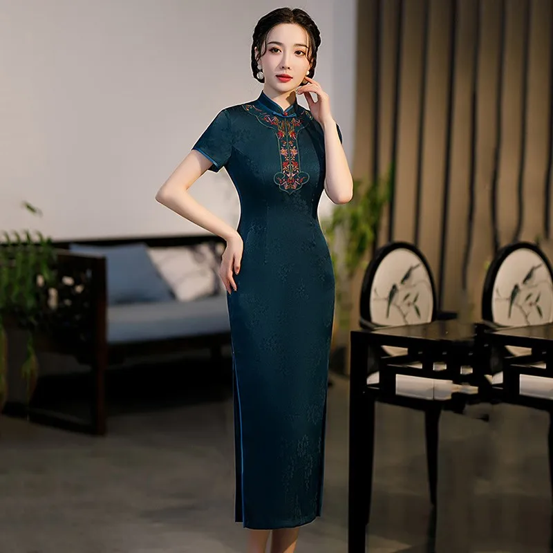 

Flower Embroidery Slim Cheongsam Mandarin Collar Formal Party Dress Gown Satin Vintage Button Qipao Sexy High Split Vestidos