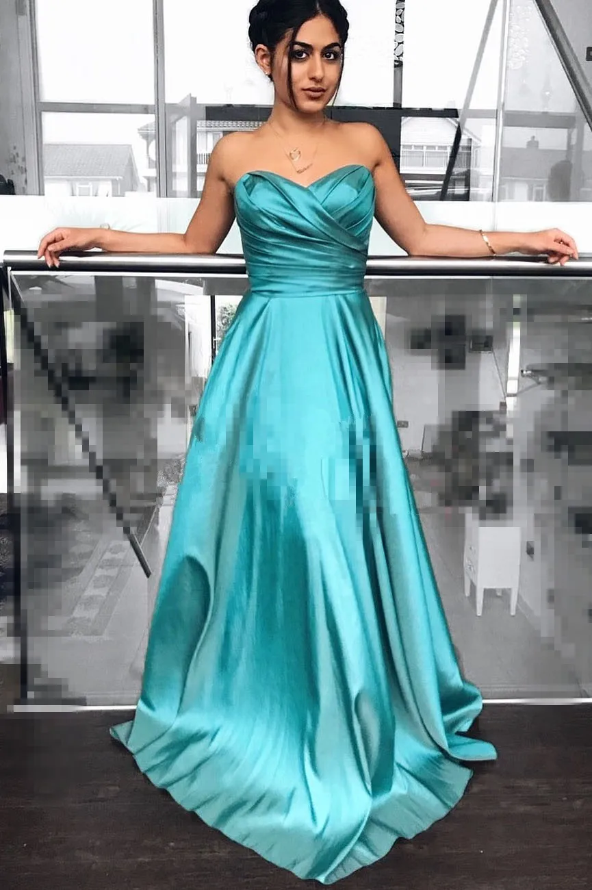Фото Очаровательное Плиссированное дизайнерское платье для выпускного вечера
