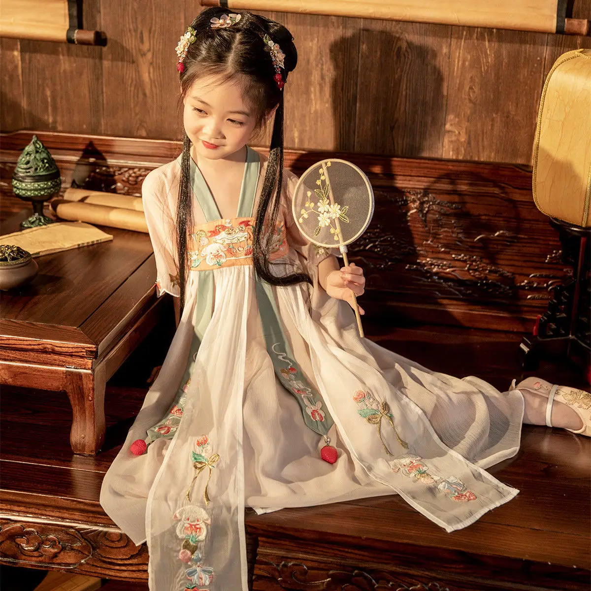

Girls' summer Hanfu 2021 new children's ancient Ru skirt strawberry Party Chinese style dress