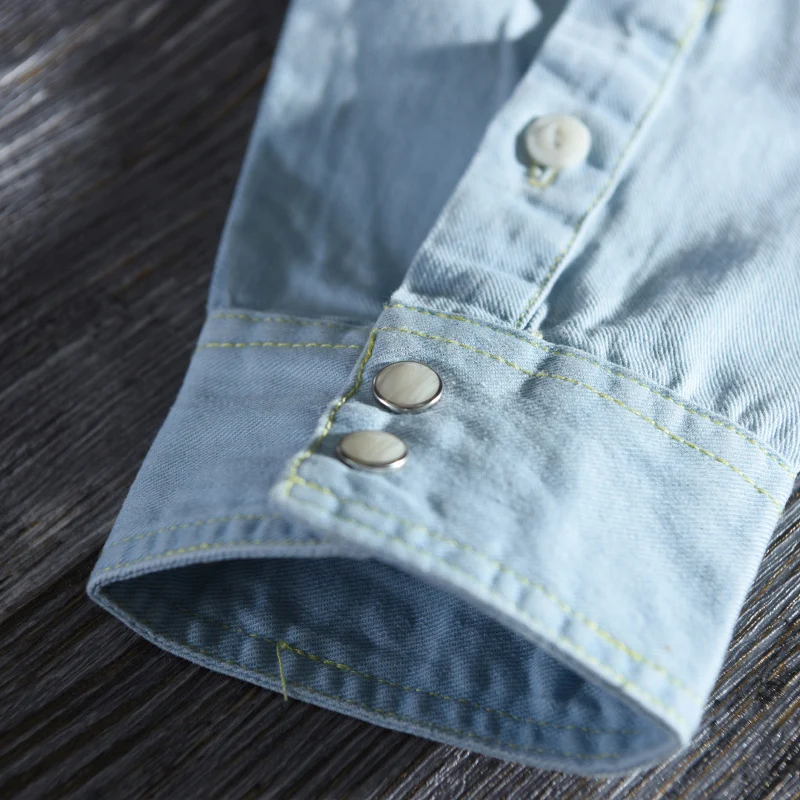 Мужская джинсовая рубашка с градиентом синяя или белая приталенная длинным