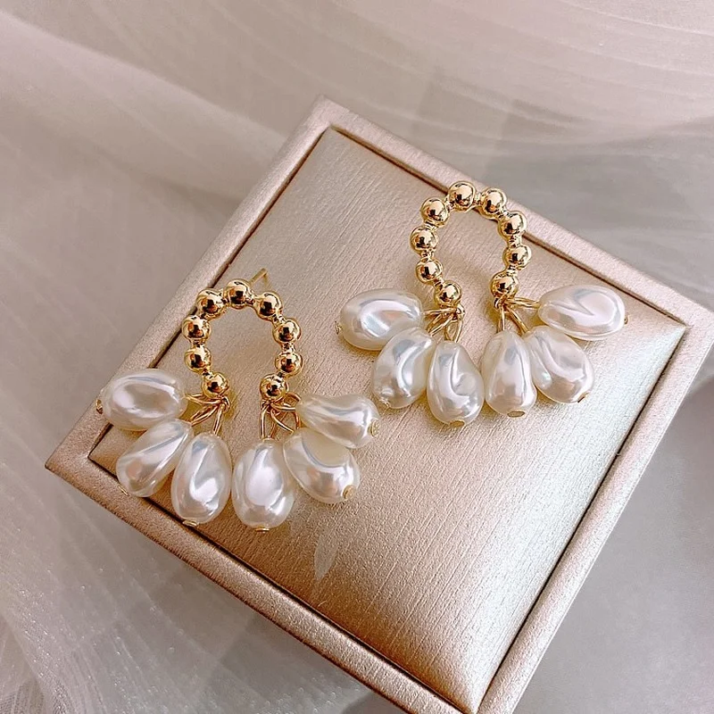 

JINGLIANG 2020 Personality baroque pearl stud earrings women Elegant Pendant Earrings Jewelry