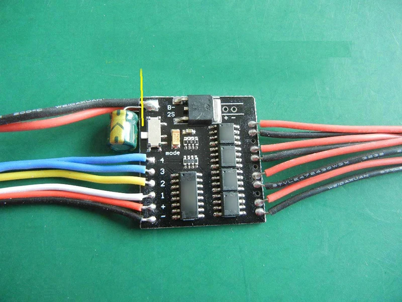 1 Unidad 2S 2.7A cepillado ESC bidireccional 6-10V 4CH ESC adelante Backword controlador de velocidad para coches RC 370 TT Motors piezas de bricolaje-1