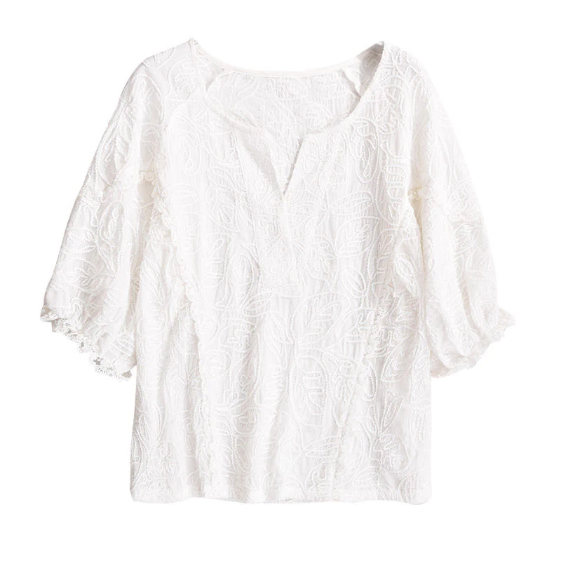 

2020 Summer Korea Fashion Women V-neck Loose Embroidery Lace Blouse Femme Tops All-matched Casual Sweet Shirts Plus Size S733