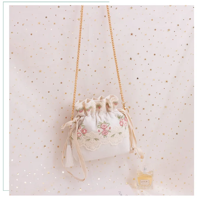 Женская сумка с цветочной вышивкой цепочкой лето 2020 | Багаж и сумки