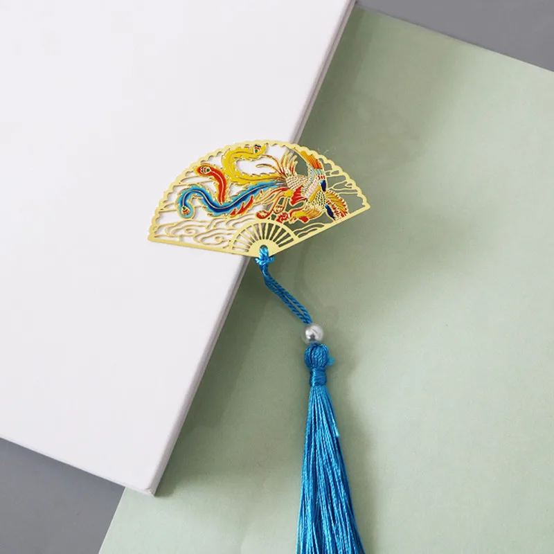 

Creative Metal Bookmark Chinese Style Vintage Folding Fan Hollow Maple Leaf Fringed Apricot Leaf Bookmark Gifts Cute Stationery