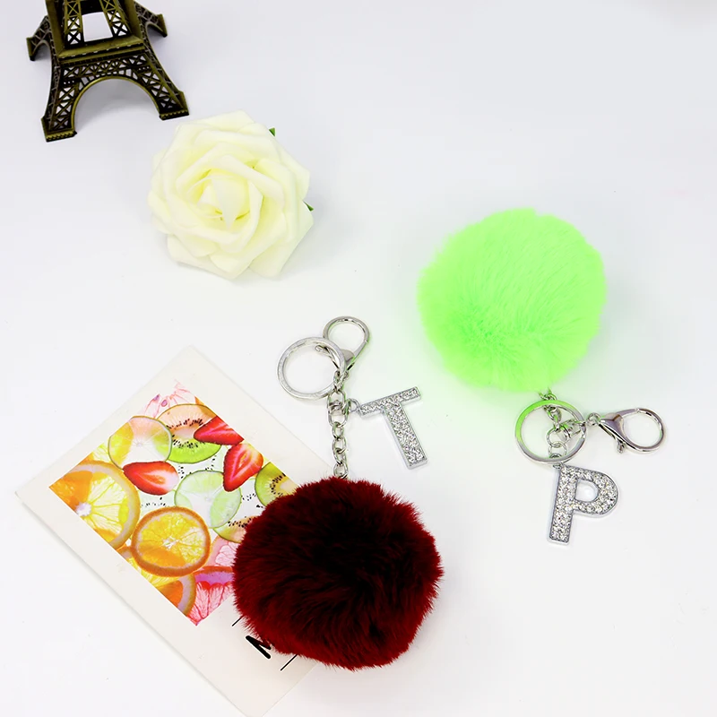 26 цветов Английский алфавит меховой шар брелок креативный женский маленький
