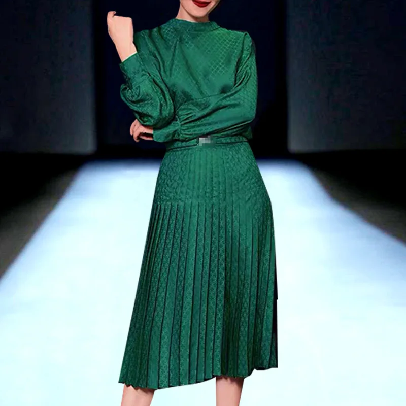 

Gao Yuanyuan star's same clothes 2021 early spring new women's dress green pleated fashion lace up temperament dress