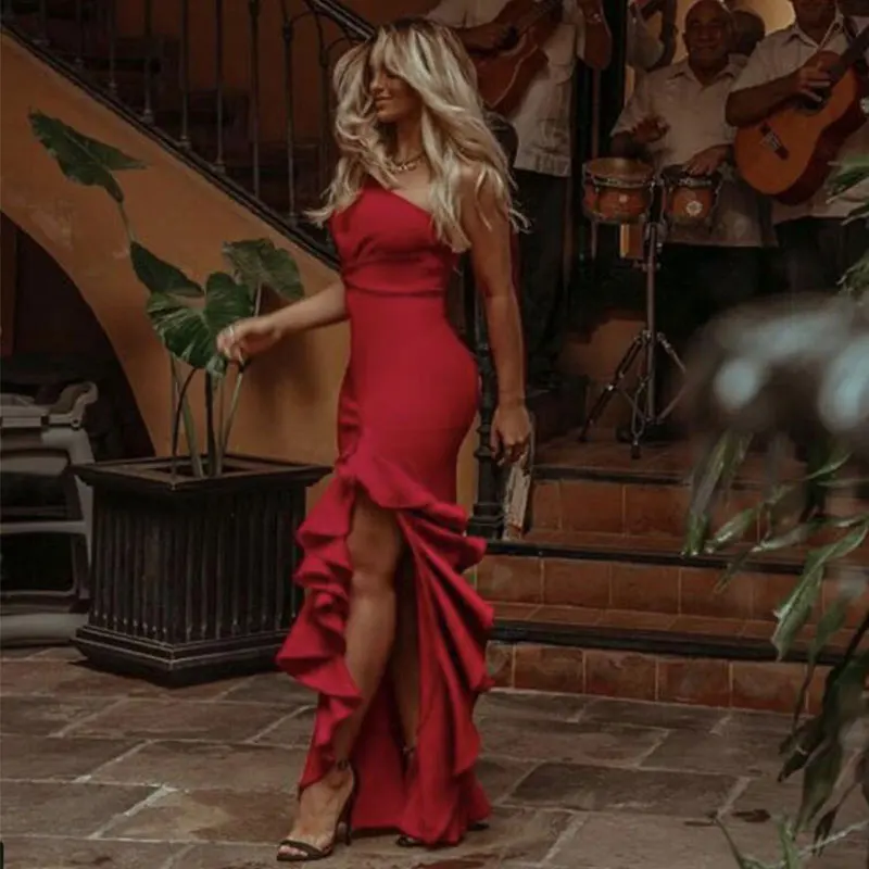 Белое Женское платье на одно плечо с рюшами и разрезом сбоку женские длинные