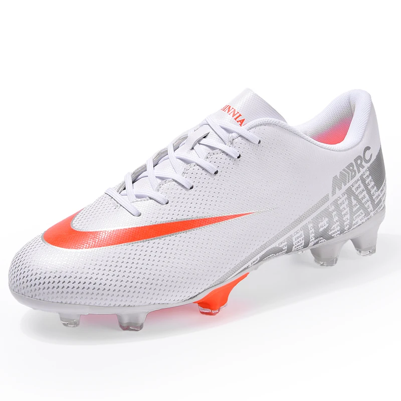 

High quality of the shoes of new men soccer shoes low soccer shoes for children soft football shoes Voetbalsch