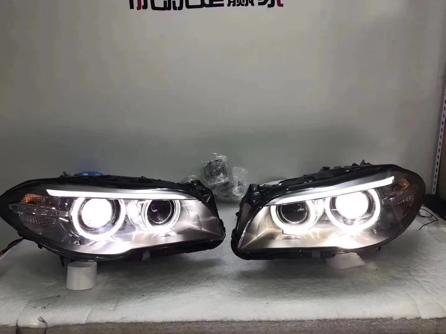 

Application of the 5 Series 7 Series Old Change New 520 530 730 740Li 525 Original Headlight Assembly