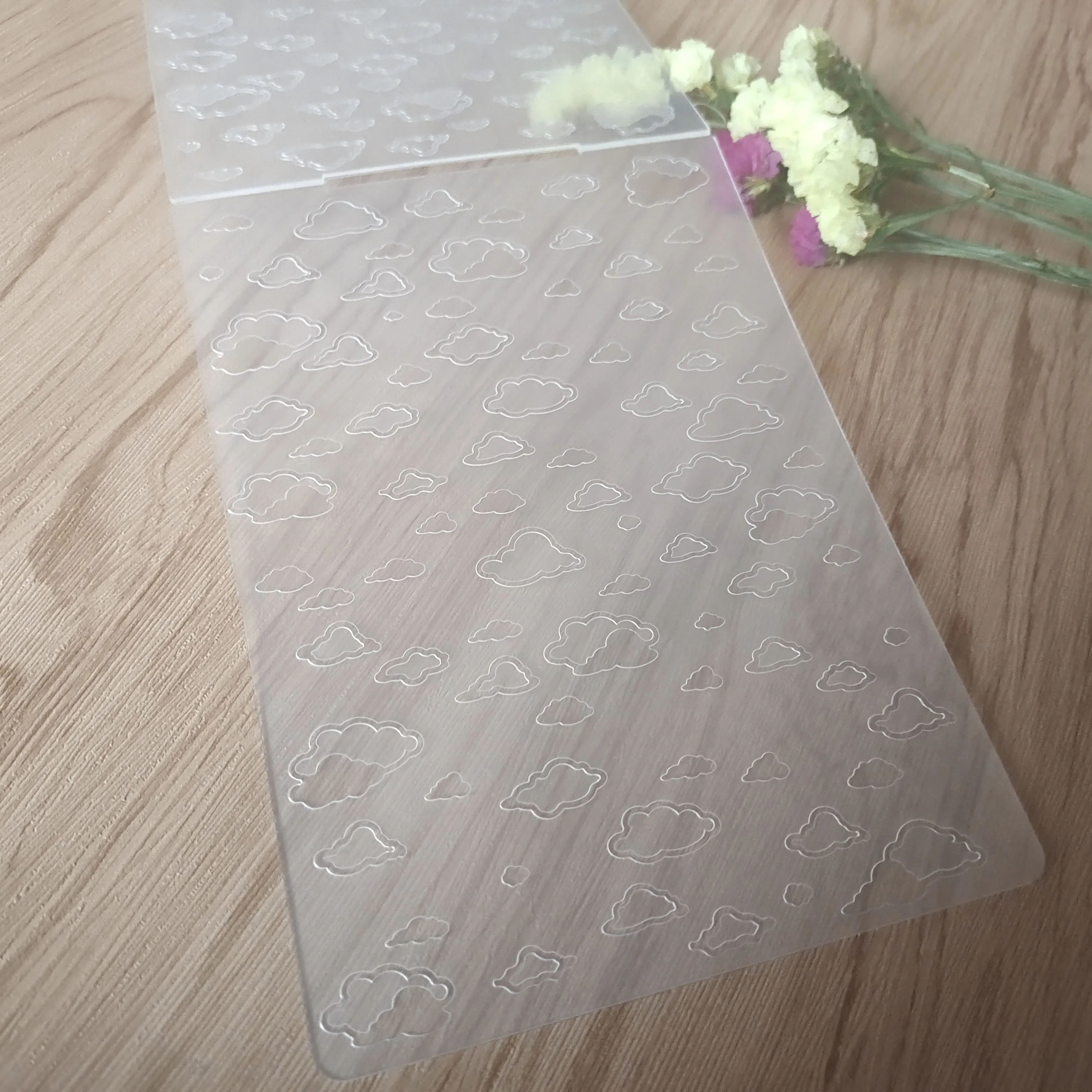 

Cloud Design Plastic Embossing Folder For Scrapbooking DIY Photo Album Card Making Crafts