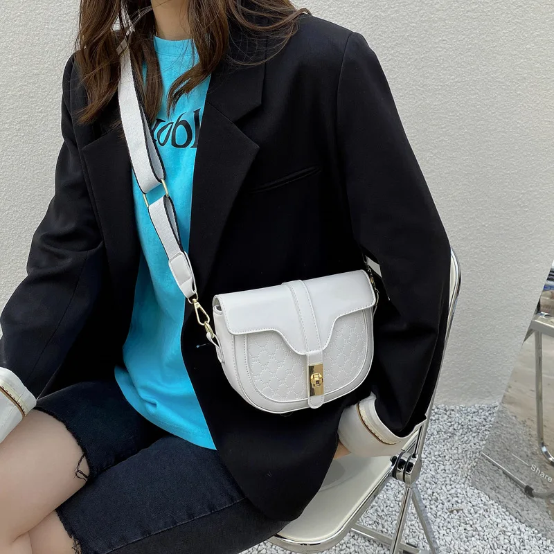 

Fashion Saddle Bag Korean Style New Embossed PU Leather Women's Handbag Lock Wide Shoulder Strap Leisure Female's Messenger Bag