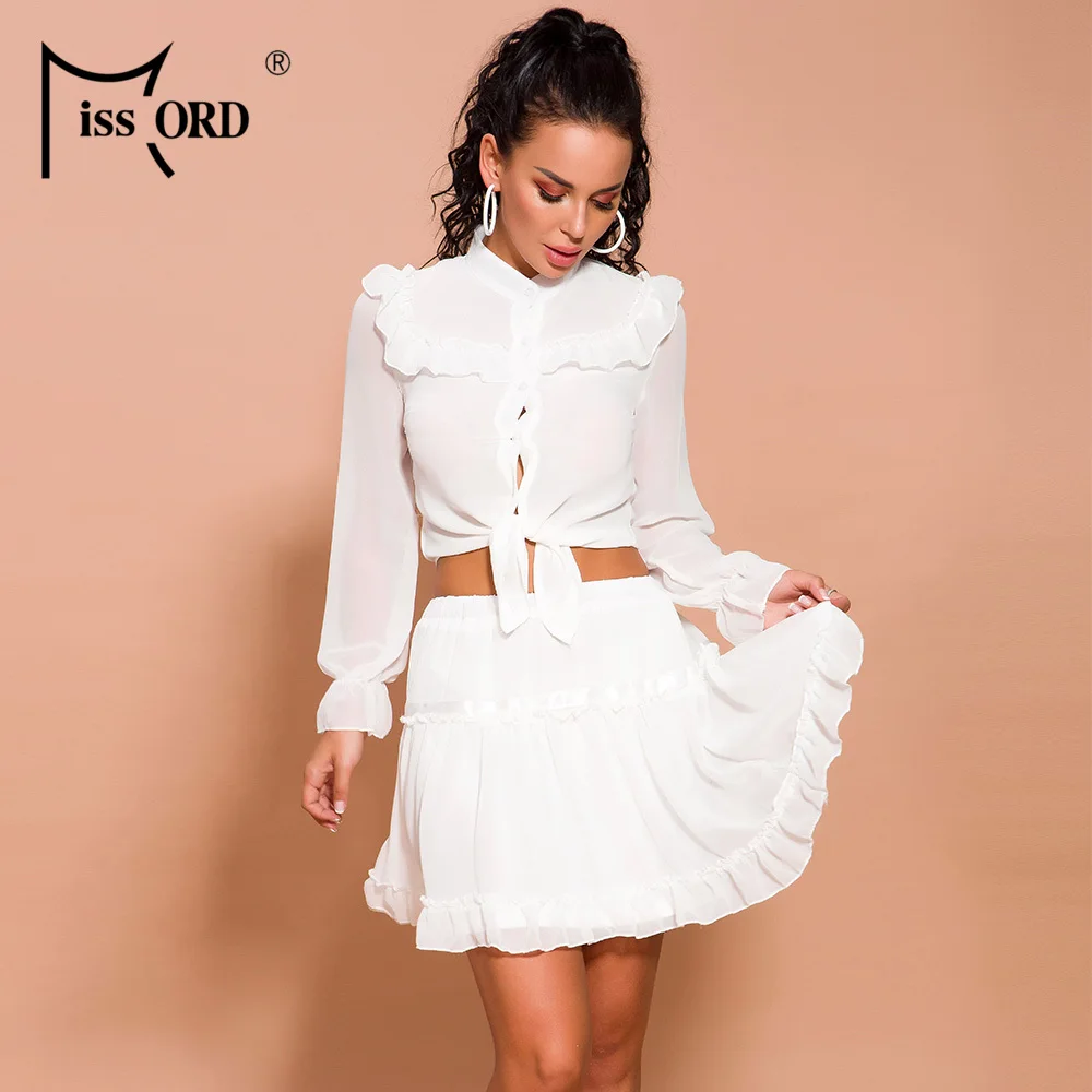 Женское мини-платье Missord с глубоким треугольным вырезом и оборками элегантные