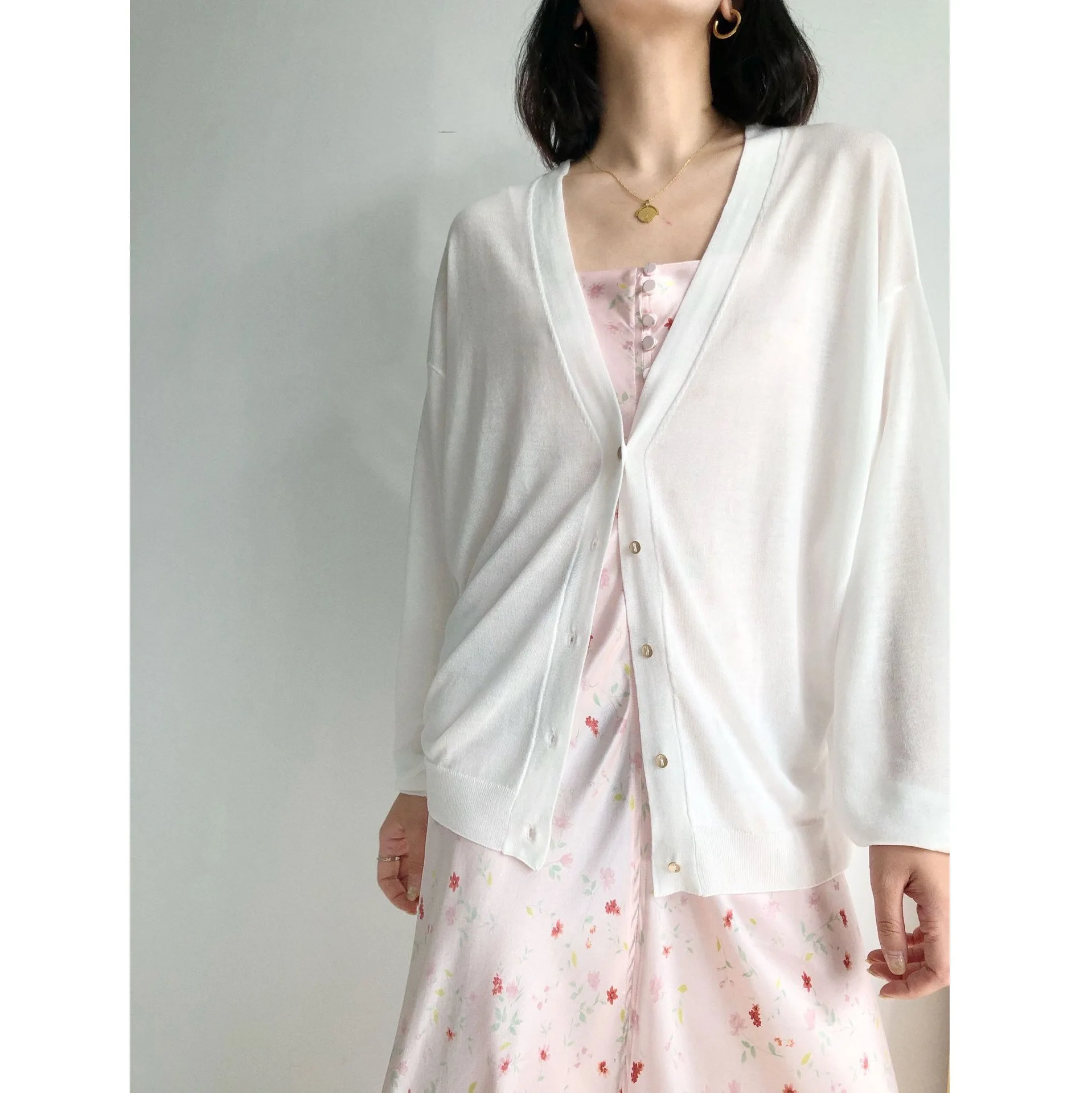 

Women Sweater Thin Knit V-neck Bottoming Cardigan Women Lazy Bat Sleeve Loose Outer Sun Protection 2021 Autumn