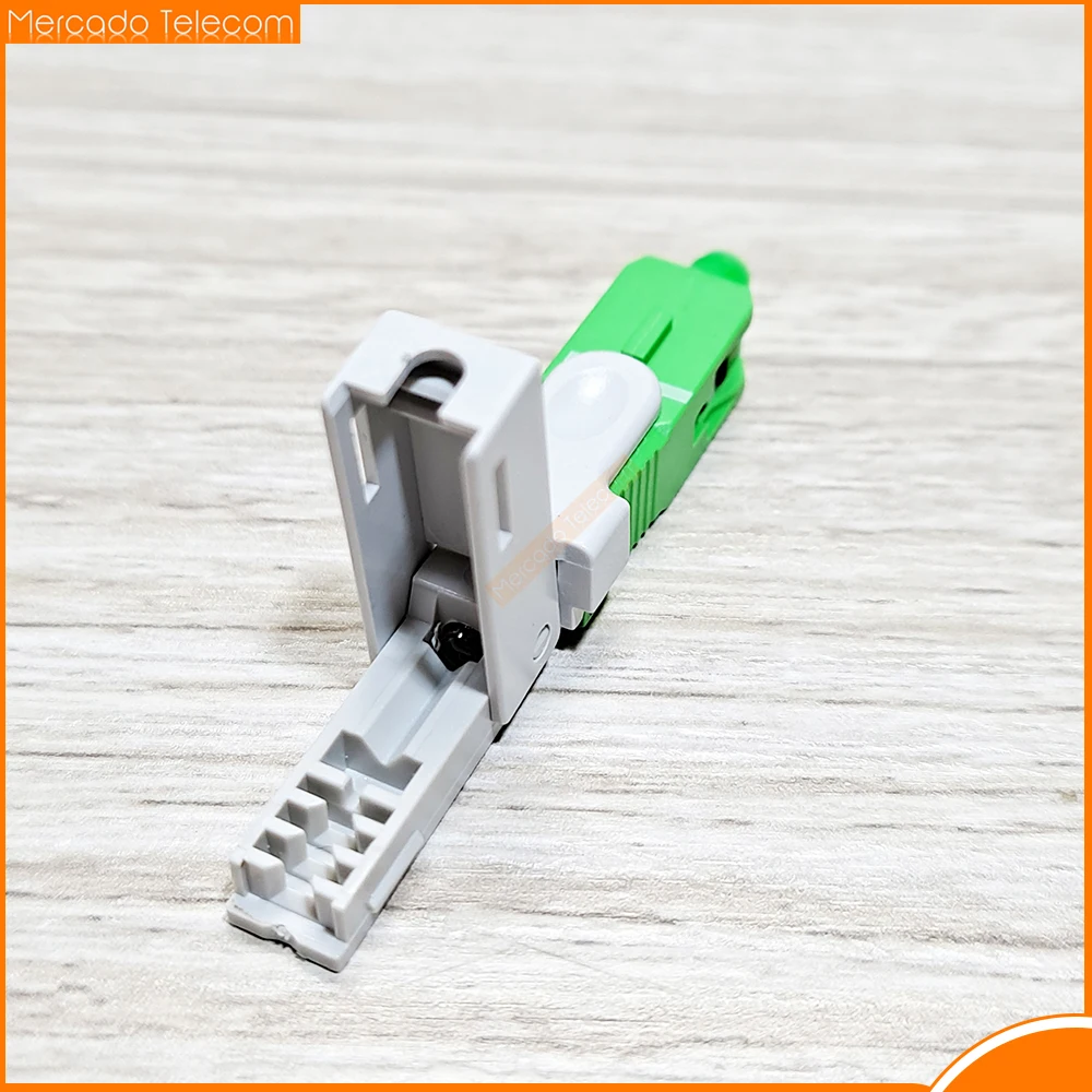 ESC250D SC Connector FTTH SC APC Optical Fiber Quick Connector SC UPC FTTH Fiber Optic Fast Connector Embedded Type