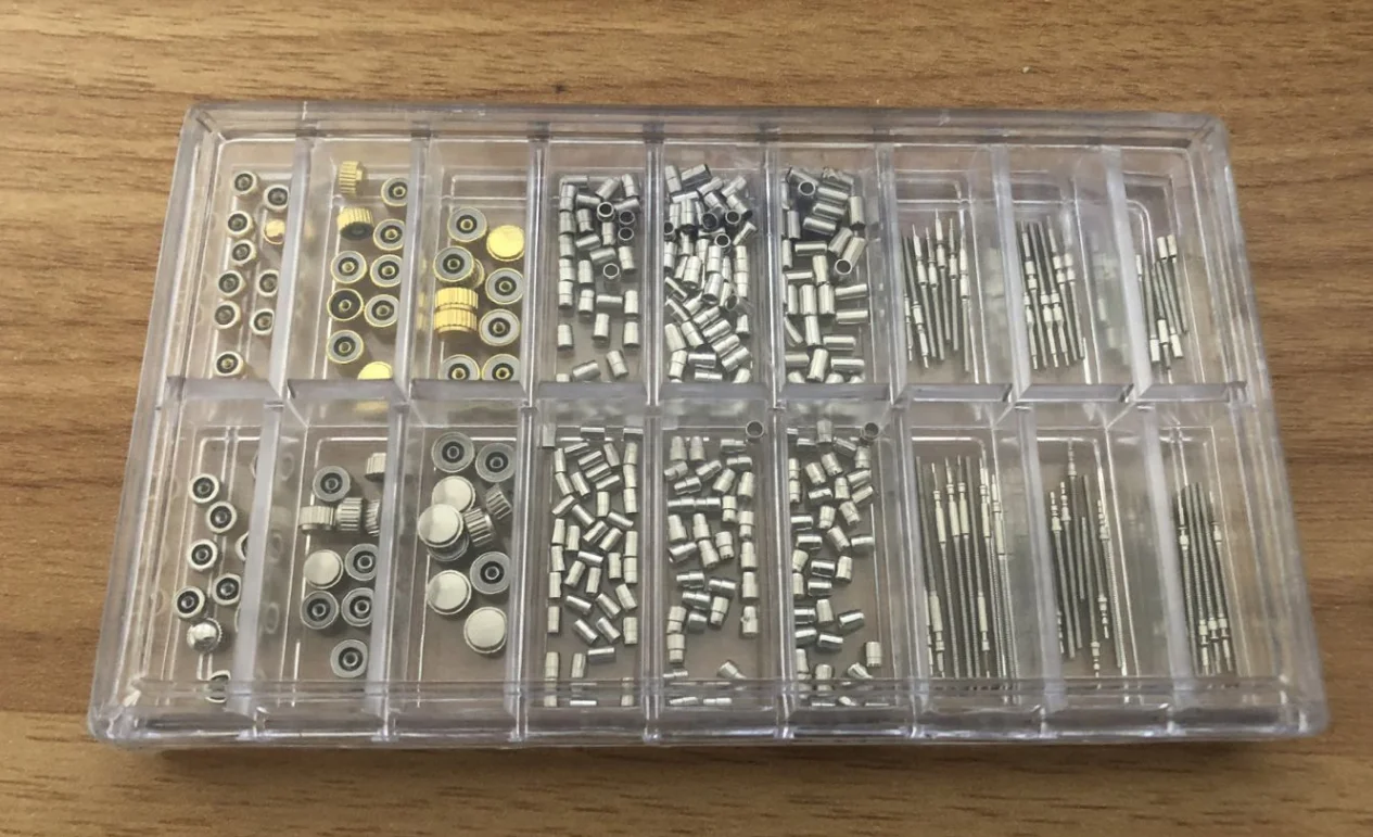 

Различные размеры, смешанные детали для ремонта детской короны, набор в ассортименте Коробка