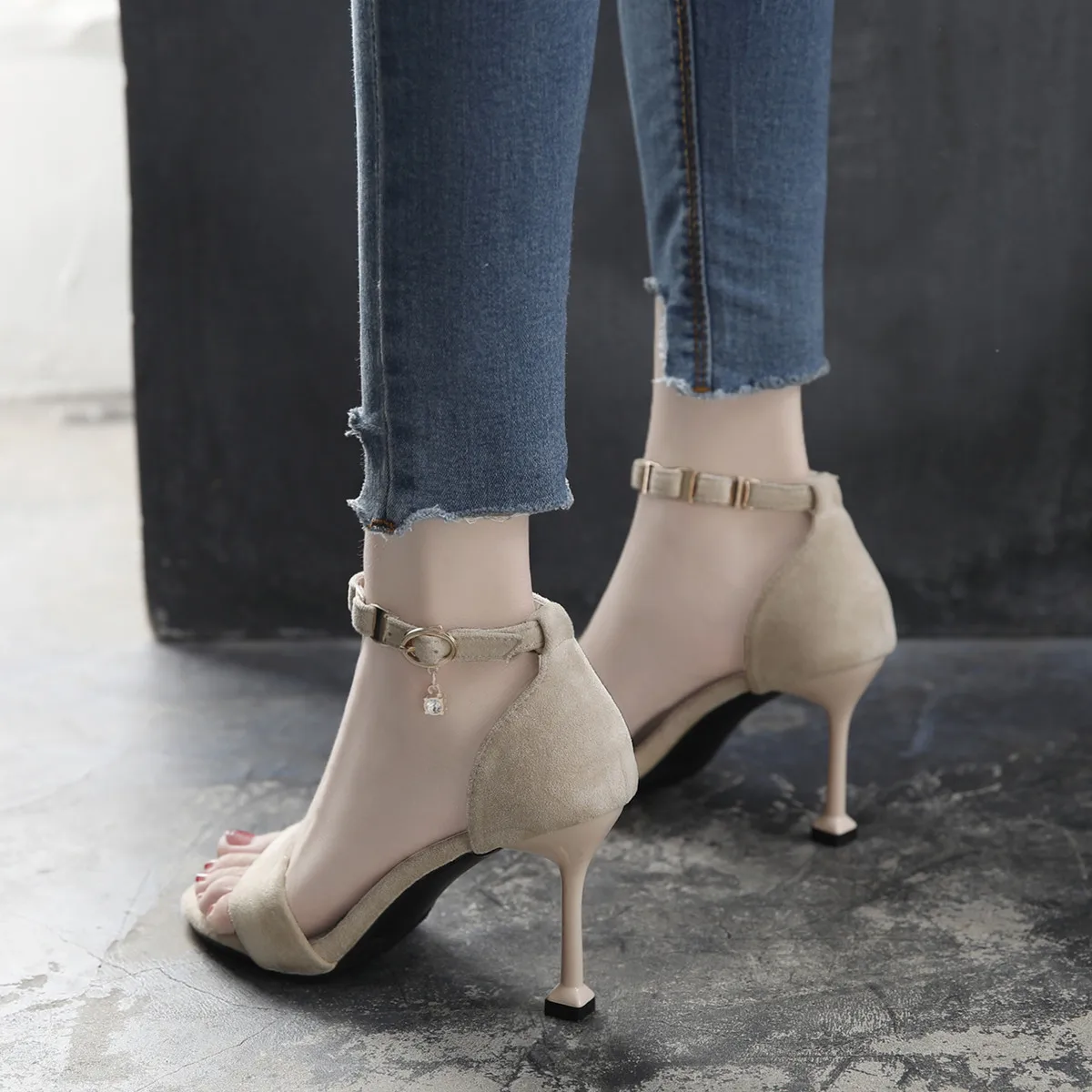 

Size 33-43 Ankle Strap Heels Women Sandals Summer Shoes Women Open Toe Chunky High Heels Party Dress Sandals Big Size