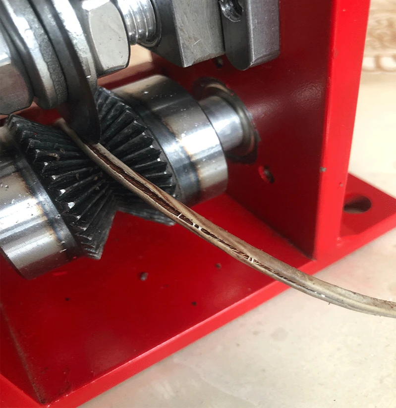 

Waste Wire Stripping Machine DIY Manual Drill Driver Cable Stripper Industrial Wire Peeling Machine For Diameter 1.5-20MM Wire