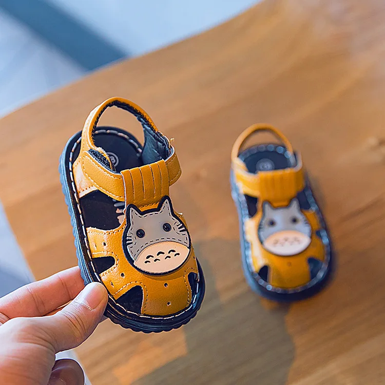 Стельки 12-14 см новинка летняя обувь для малышей Симпатичные сандалии со звуком |