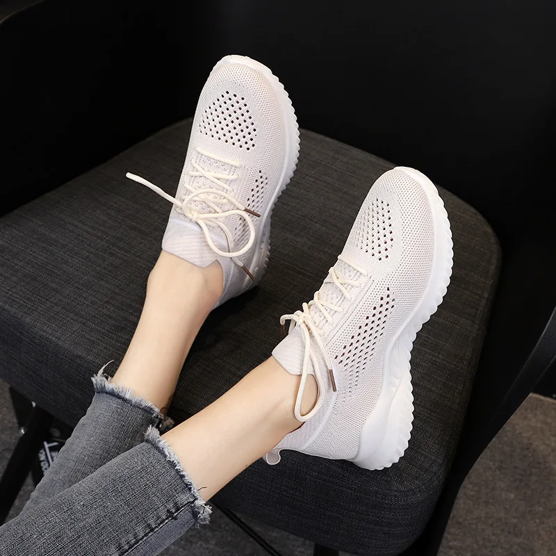 Крутые tenis feminino осенние женские легкие мягкие спортивные туфли Женская теннисная обувь женские прочные спортивные кроссовки дешево