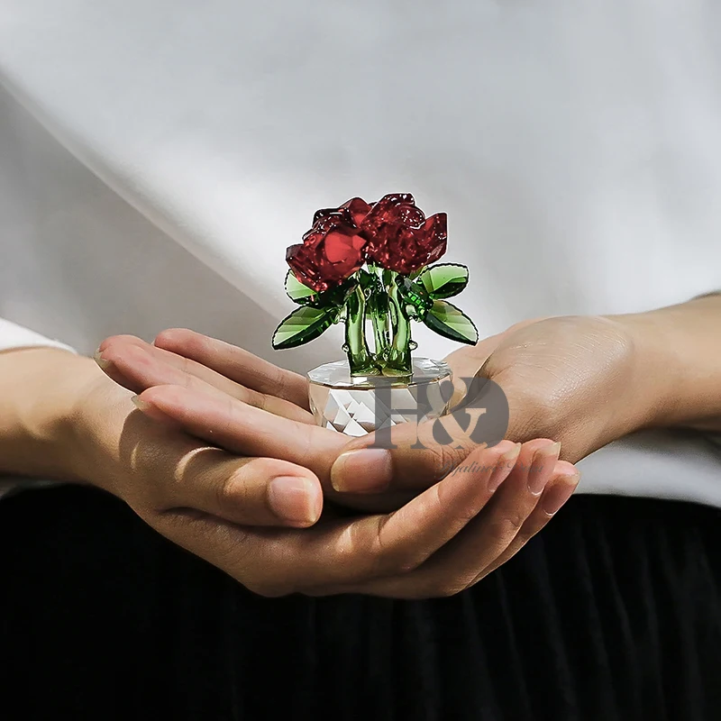 Рождественские подарки H & D Хрустальные Фигурки из трех красных роз бумажные