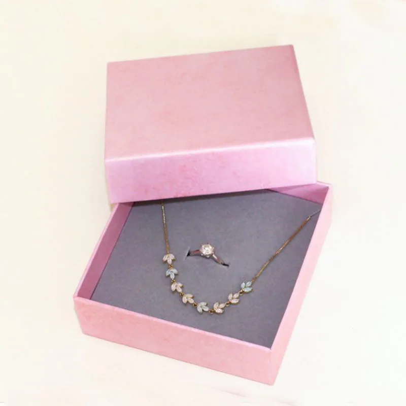 Коробка для ювелирных изделий розовая 5 х5х4 см 100 шт./партия|Упаковка и стойки