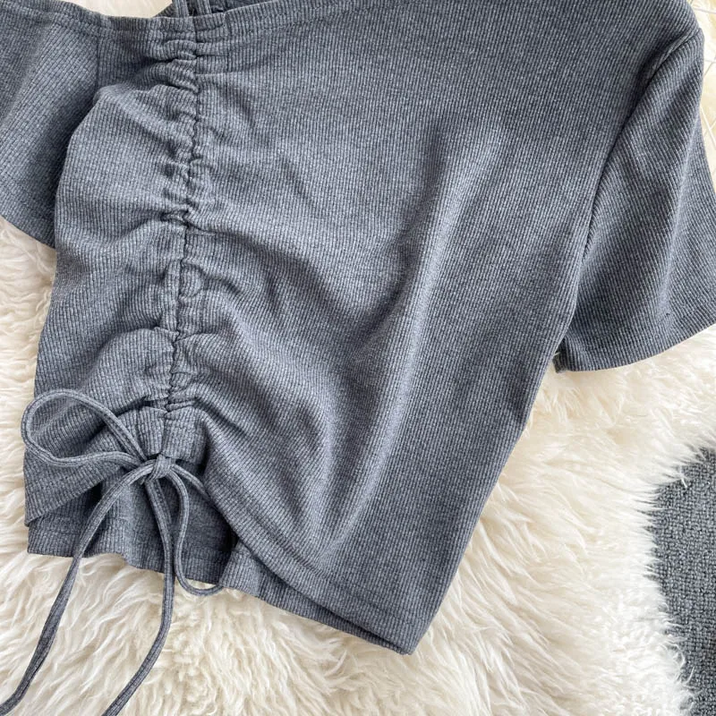 Женские облегающие укороченные футболки с косым воротником и коротким рукавом