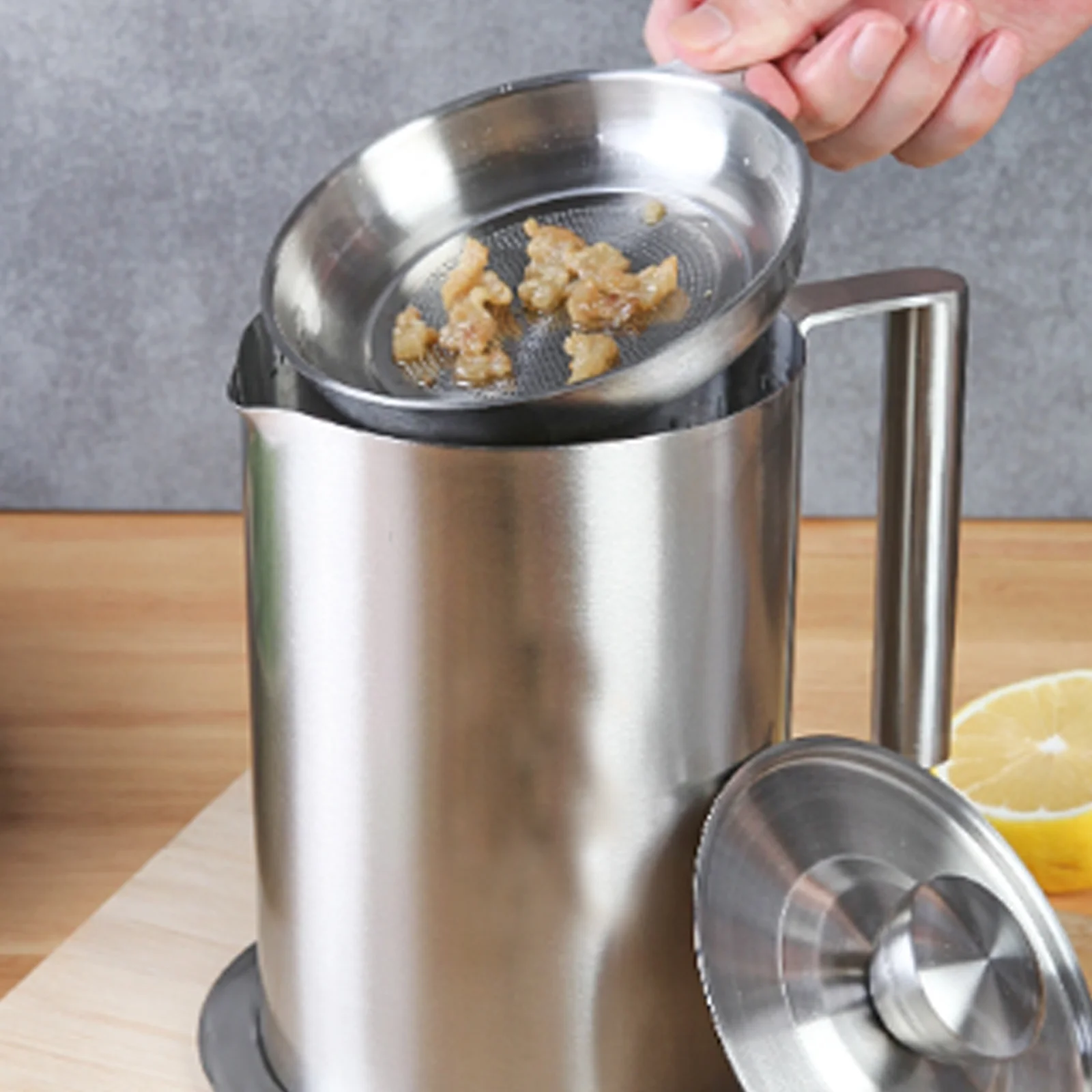 

1.2L Oil Strainer Pot Container Stainless Steel Jug Storage Can with filter Leakproof Cooking Oil Pot Dispenser Kitchen Tools