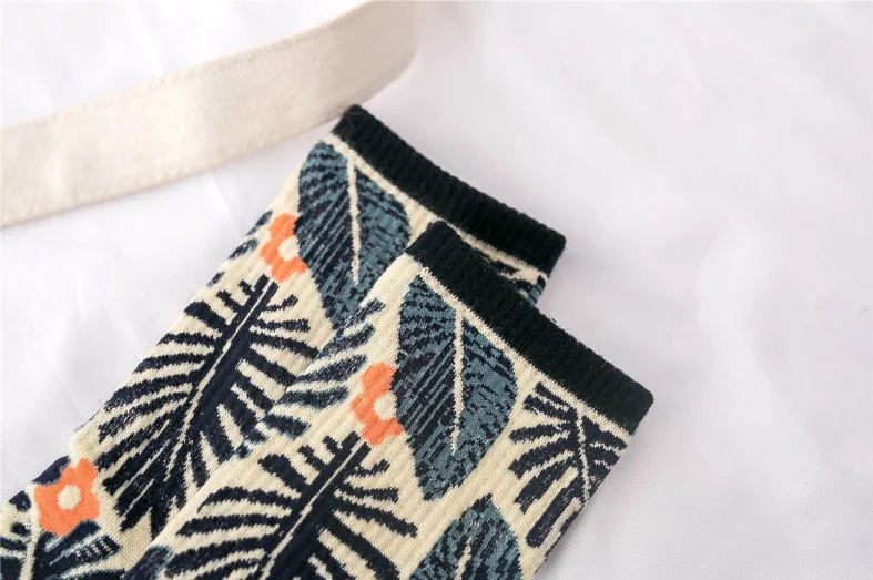 

Hot Retro Leopard Print Cotton Blends Women Socks Fashion High Street Popular Stripe Leopard Socks Spring Summer Cool Cozy Socks