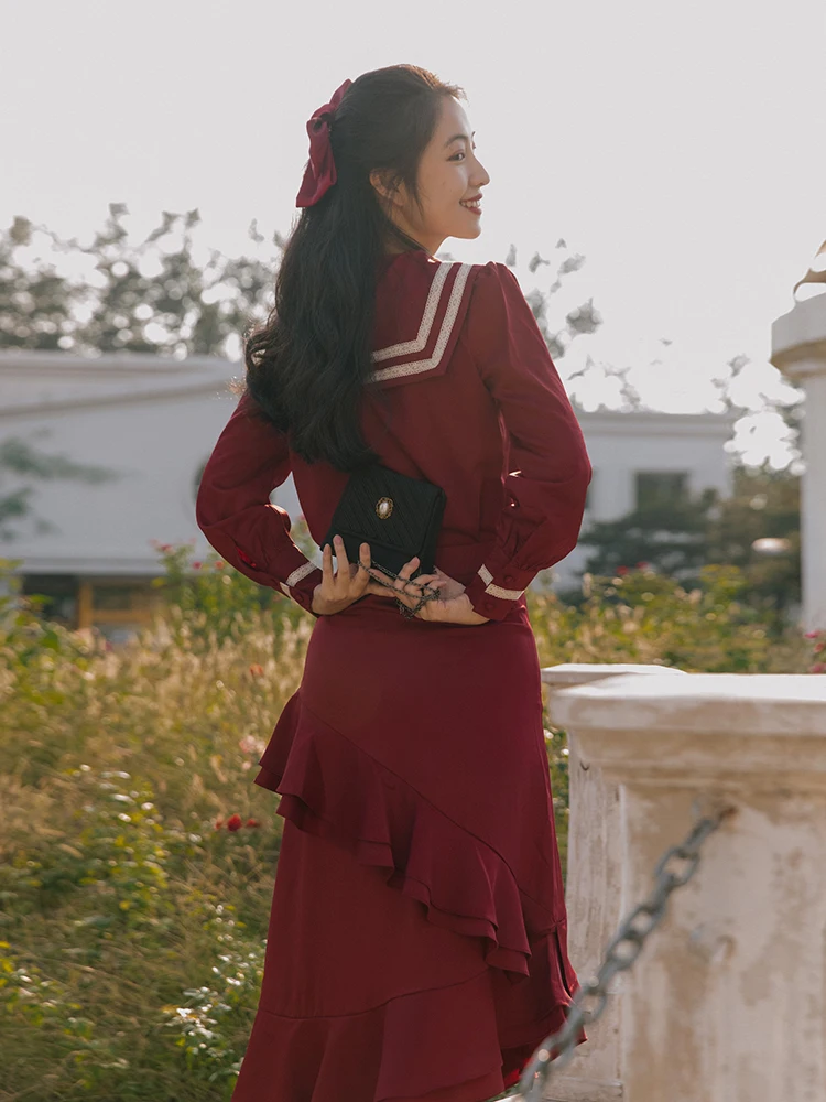 

Make spot institute wind restoring ancient ways navy collar blouse falbala skirts red suit