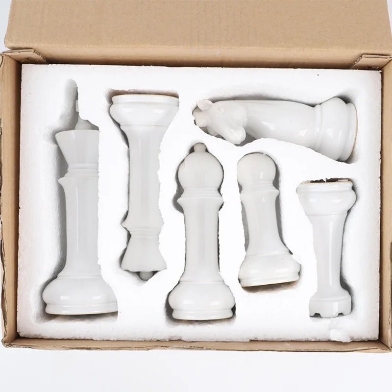 

New Trumpet Simple European White Black Ceramic Chess Set of Six Living Room Office Ornaments